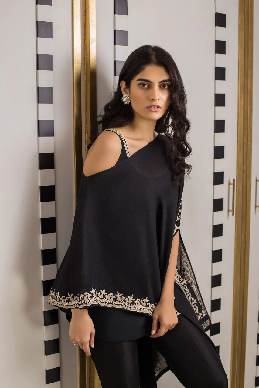 Off Shoulder Asymmetrical Top With trousers - Image 5